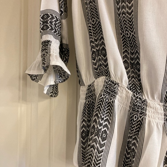 Black and white Boho stripe blouse with ruffle hem - Picture 3 of 5